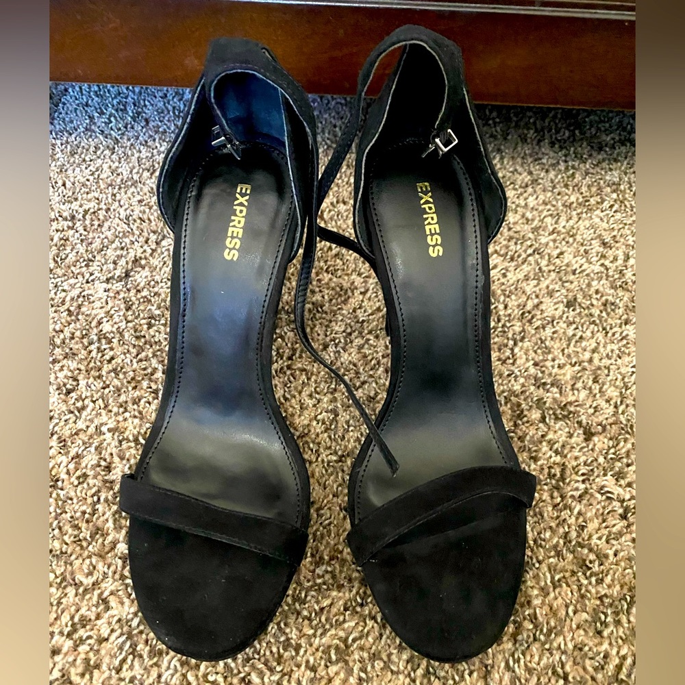 Express heels